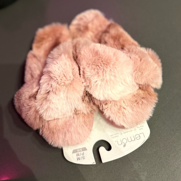 Lemon Fur Blush pink Slippers size 5-6 (US 7) - Picture 2 of 3